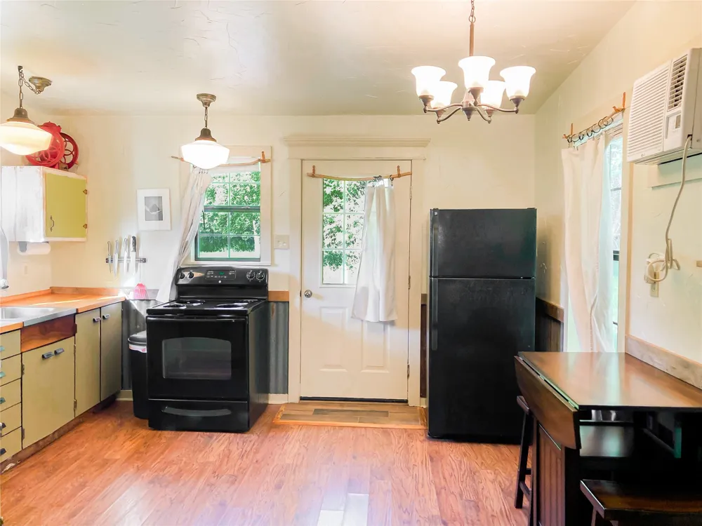110 County Road 4270 Clifton, TX 76634