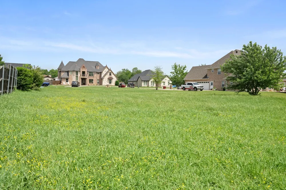1204 Pioneer Trail Bonham, TX 75418