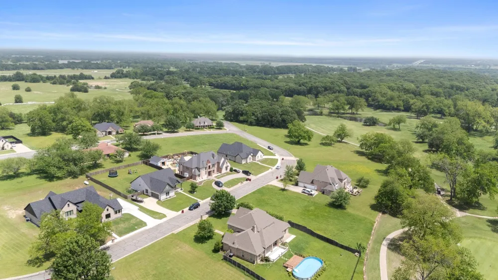 1204 Pioneer Trail Bonham, TX 75418