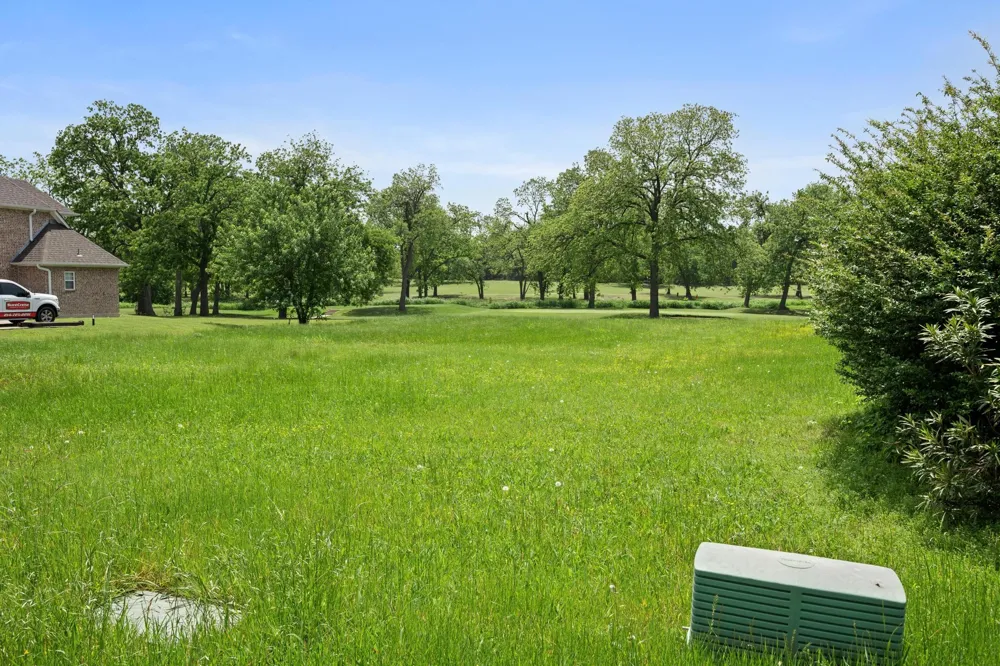 1204 Pioneer Trail Bonham, TX 75418
