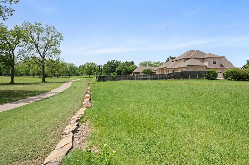 1204 Pioneer Trail Bonham, TX 75418