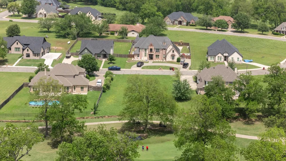 1204 Pioneer Trail Bonham, TX 75418