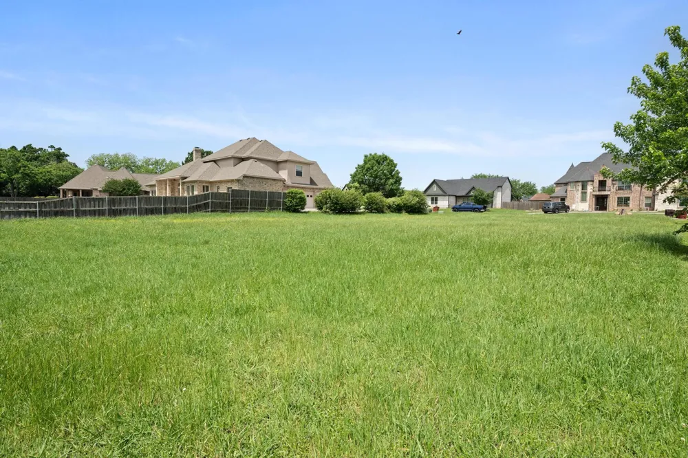 1204 Pioneer Trail Bonham, TX 75418