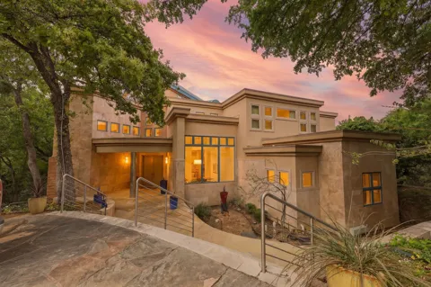 2607 Hemingway Drive