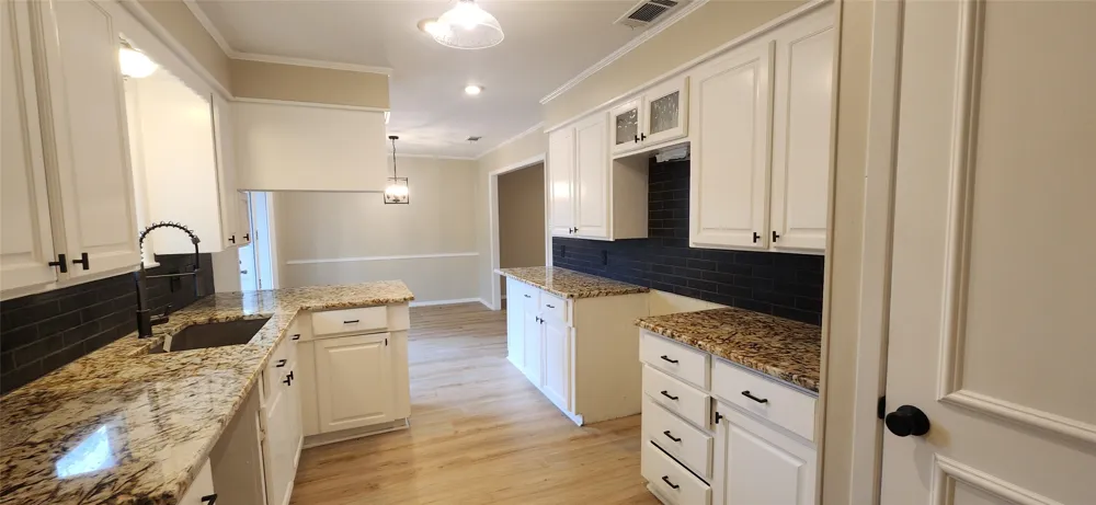 2821 Windy Drive Commerce, TX 75428