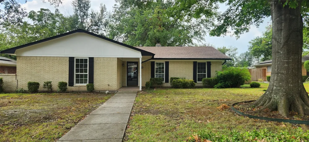 2821 Windy Drive Commerce, TX 75428