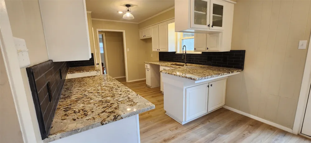 2821 Windy Drive Commerce, TX 75428