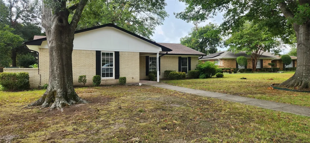 2821 Windy Drive Commerce, TX 75428