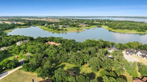 Braewood Bay Drive