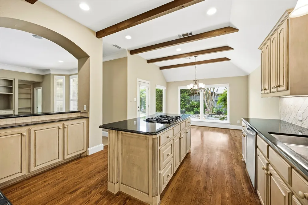 15 Center Court Heath, TX 75032