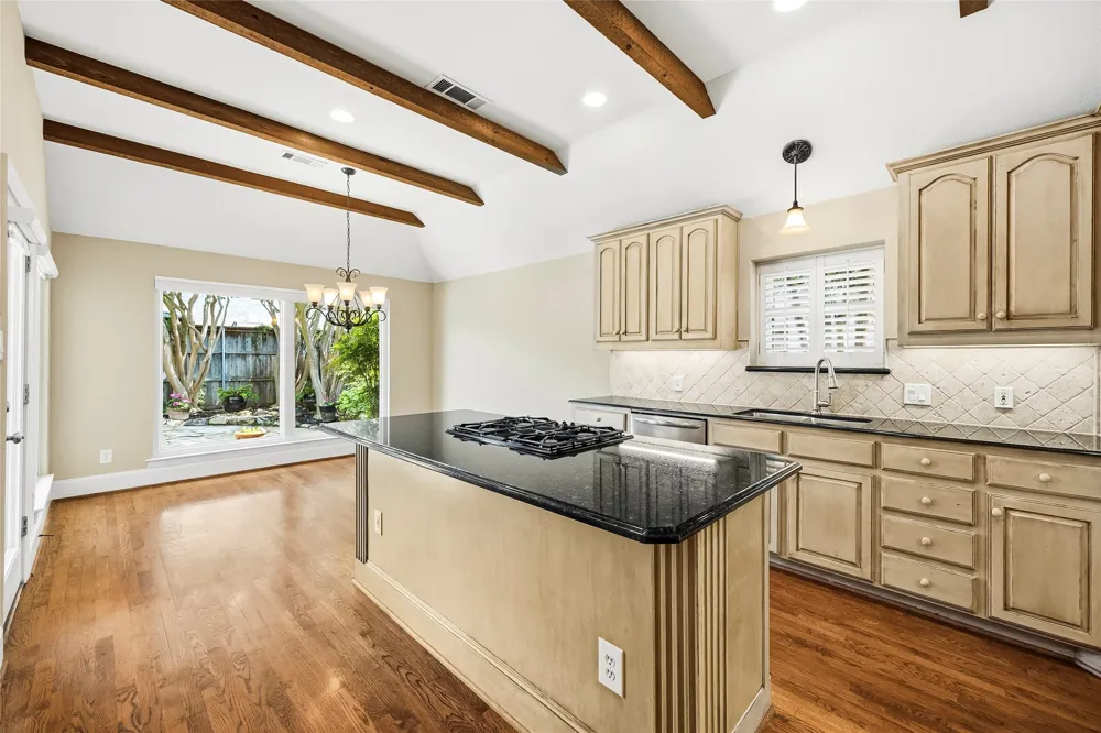 15 Center Court Heath, TX 75032