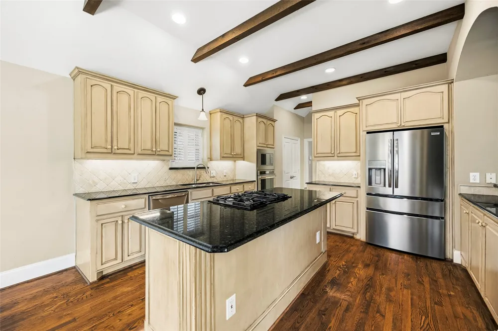 15 Center Court Heath, TX 75032