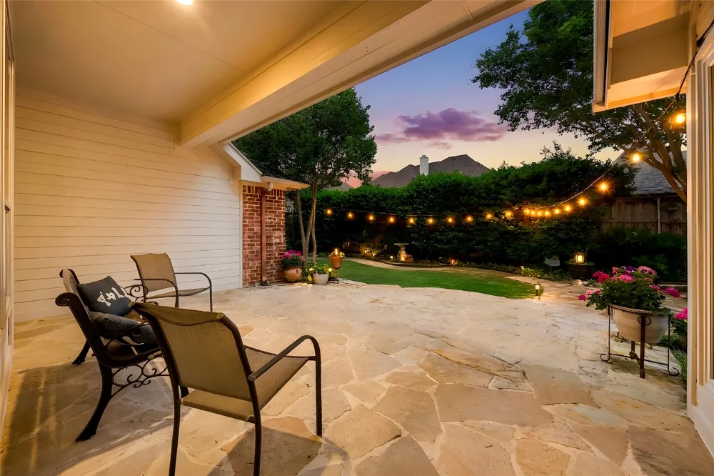 15 Center Court Heath, TX 75032