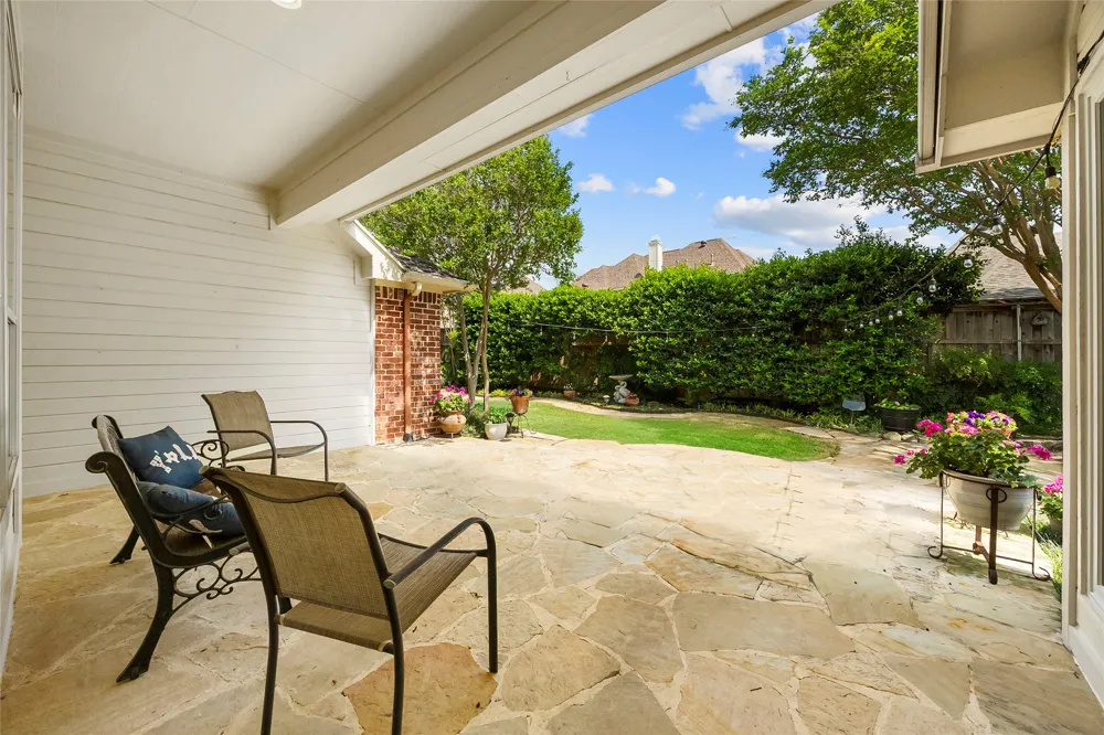 15 Center Court Heath, TX 75032