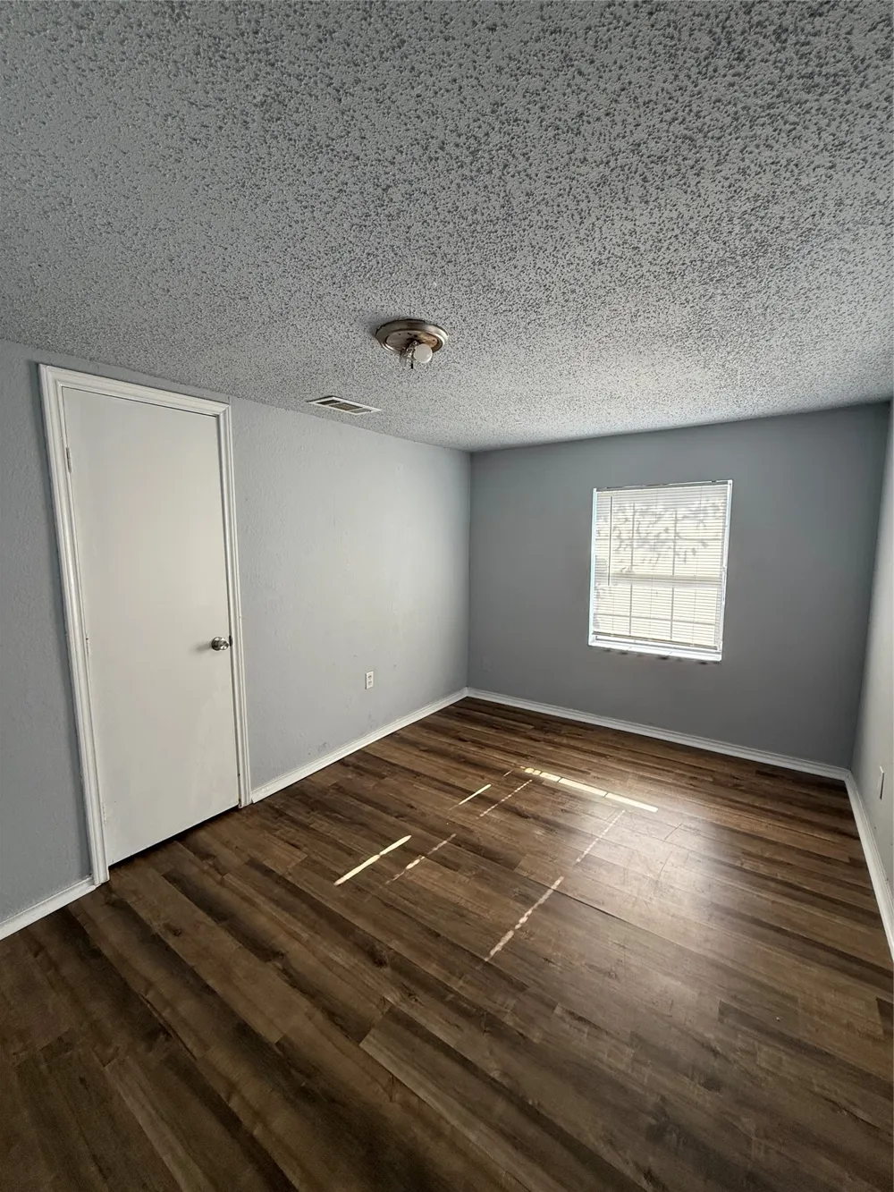4812 Barbara Road River Oaks, TX 76114