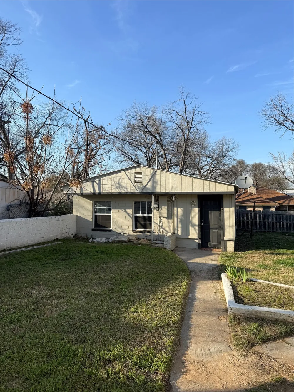 4812 Barbara Road River Oaks, TX 76114