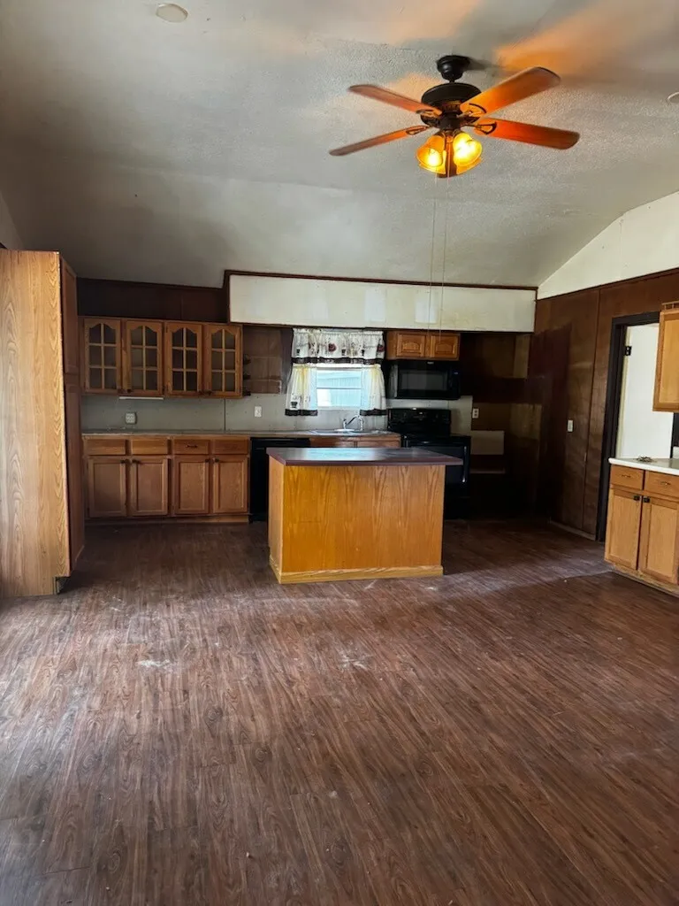 812 Cedarcrest Drive Tool, TX 75143