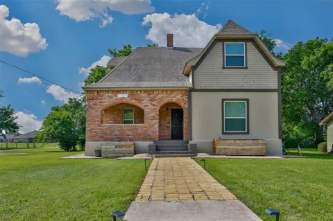 230 E Main Street