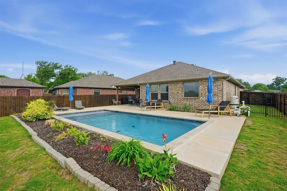 502 Pathfinder Street Collinsville, TX 76233
