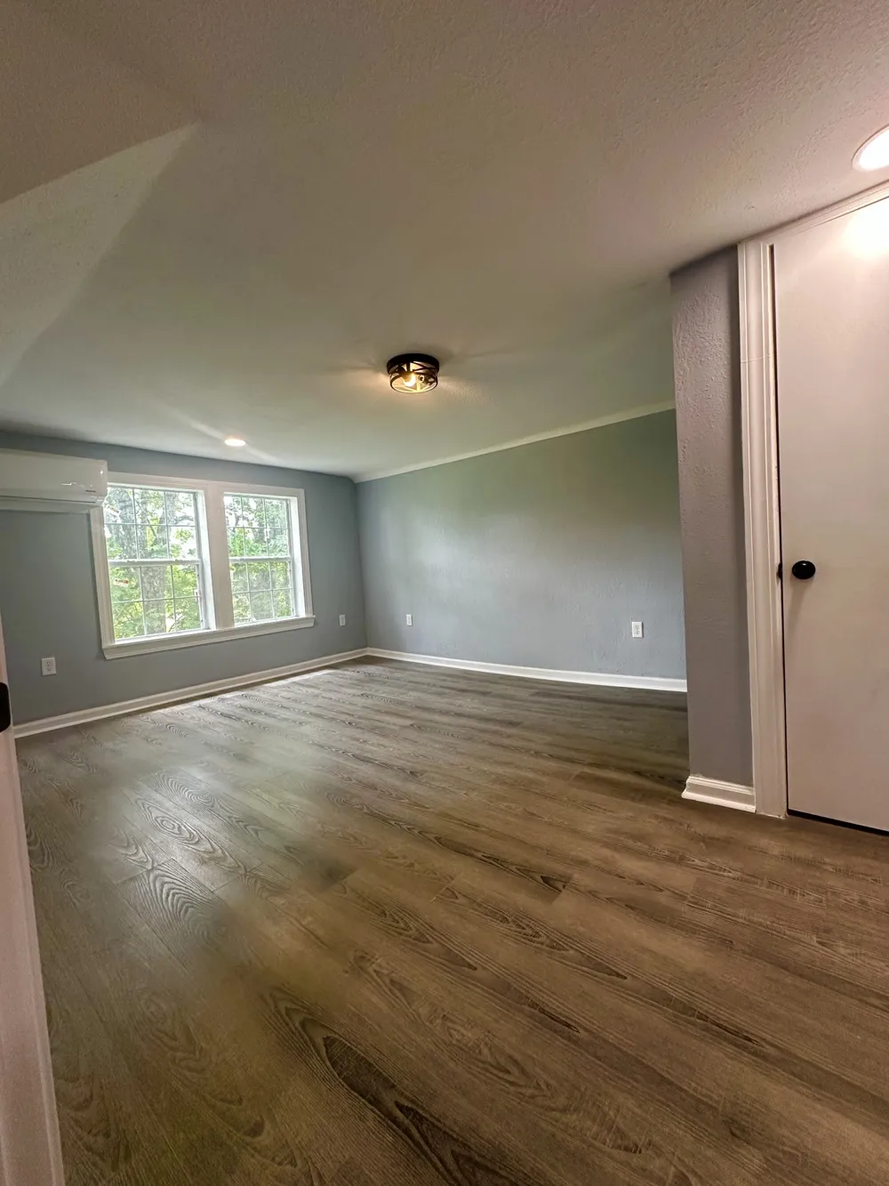 5800 Broad St Trezevant, TN 38258