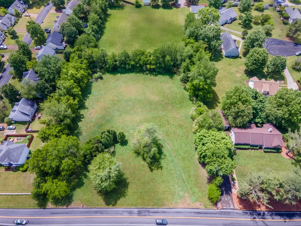 2687 Buckner Rd Thompsons Station, TN 37179