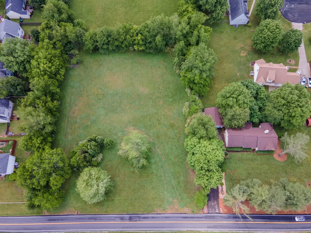 2687 Buckner Rd Thompsons Station, TN 37179