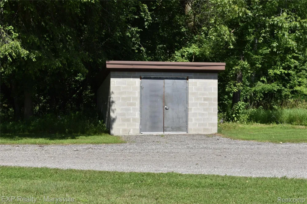 12980 Metcalf Road Brockway Township, MI 48097