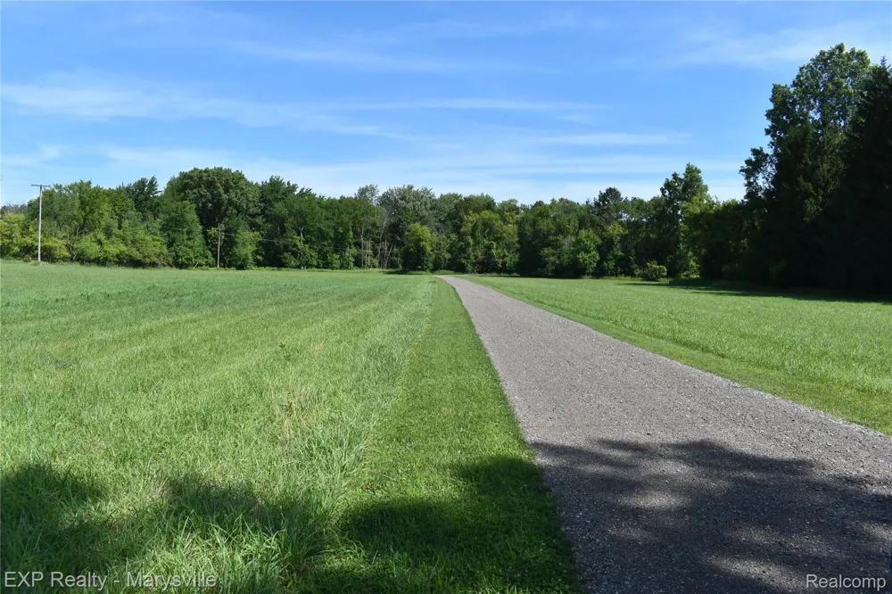 12980 Metcalf Road Brockway Township, MI 48097