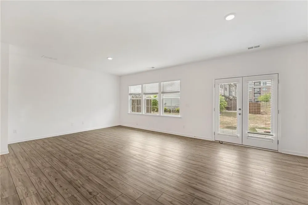 649 Isom Walk Suwanee, GA 30024