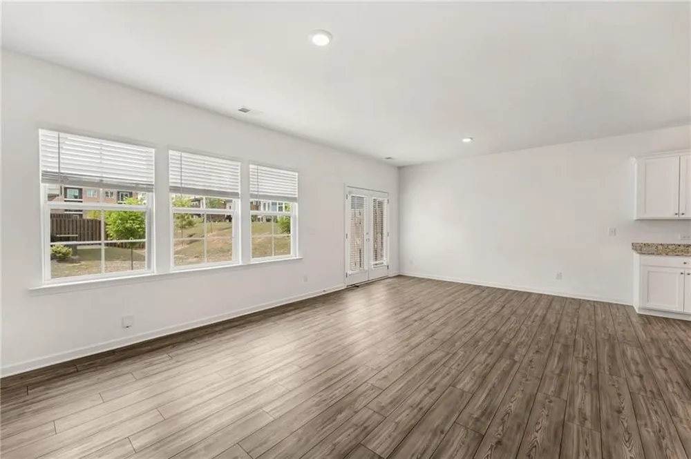 649 Isom Walk Suwanee, GA 30024