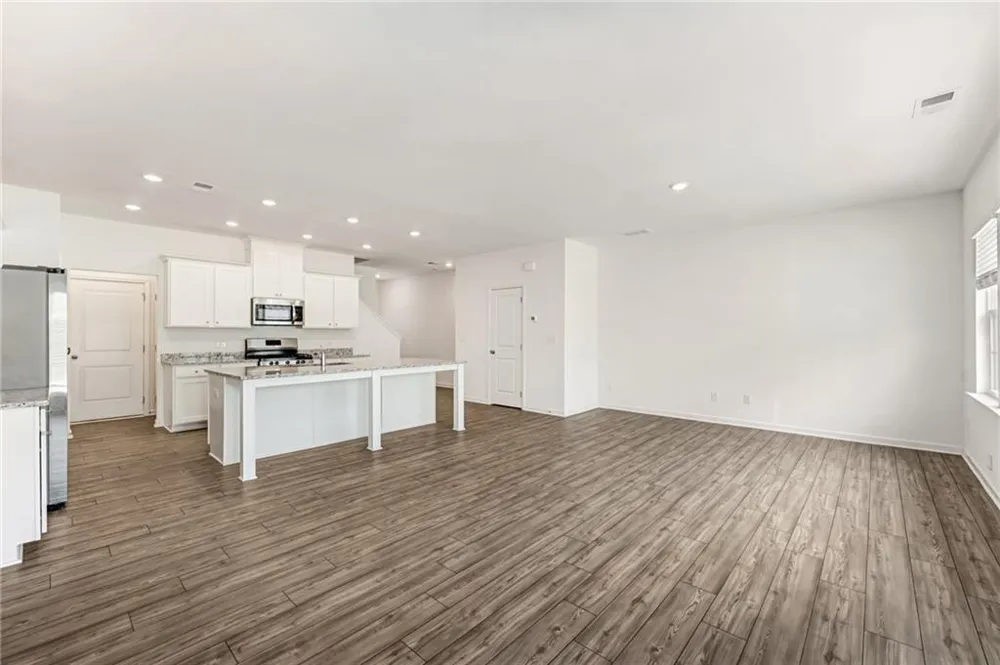 649 Isom Walk Suwanee, GA 30024