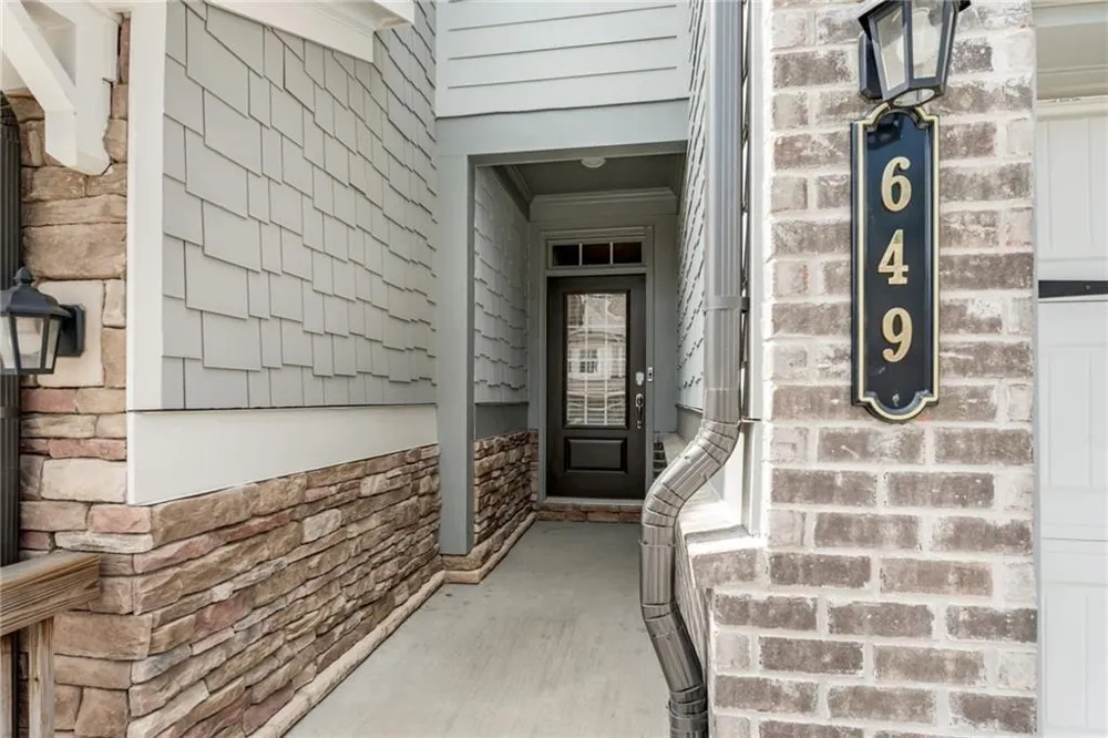 649 Isom Walk Suwanee, GA 30024
