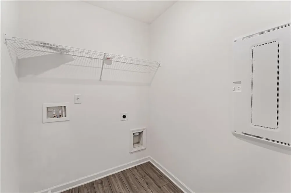 649 Isom Walk Suwanee, GA 30024