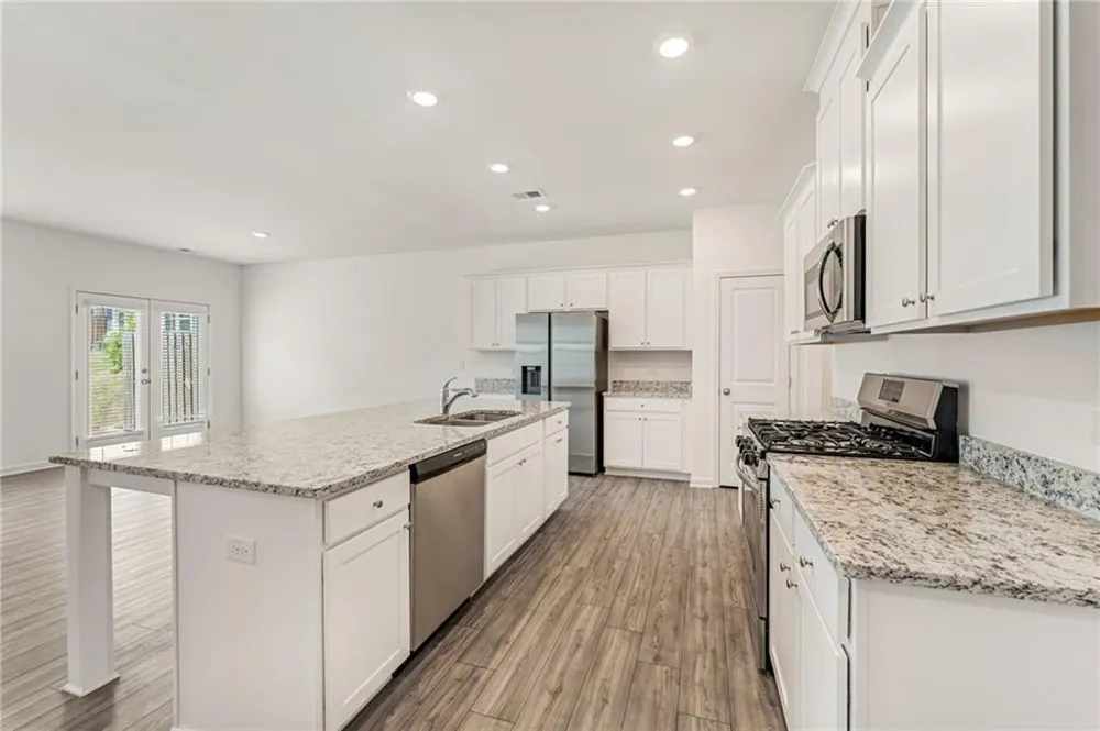 649 Isom Walk Suwanee, GA 30024