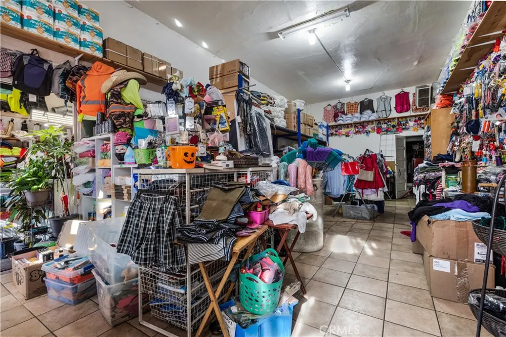 162 N Maple Ave Fresno, CA 93702