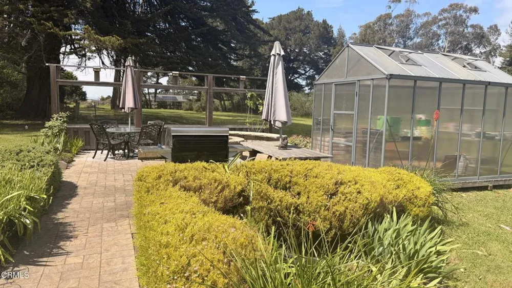 27030 Hwy 1 Fort Bragg, CA 95437