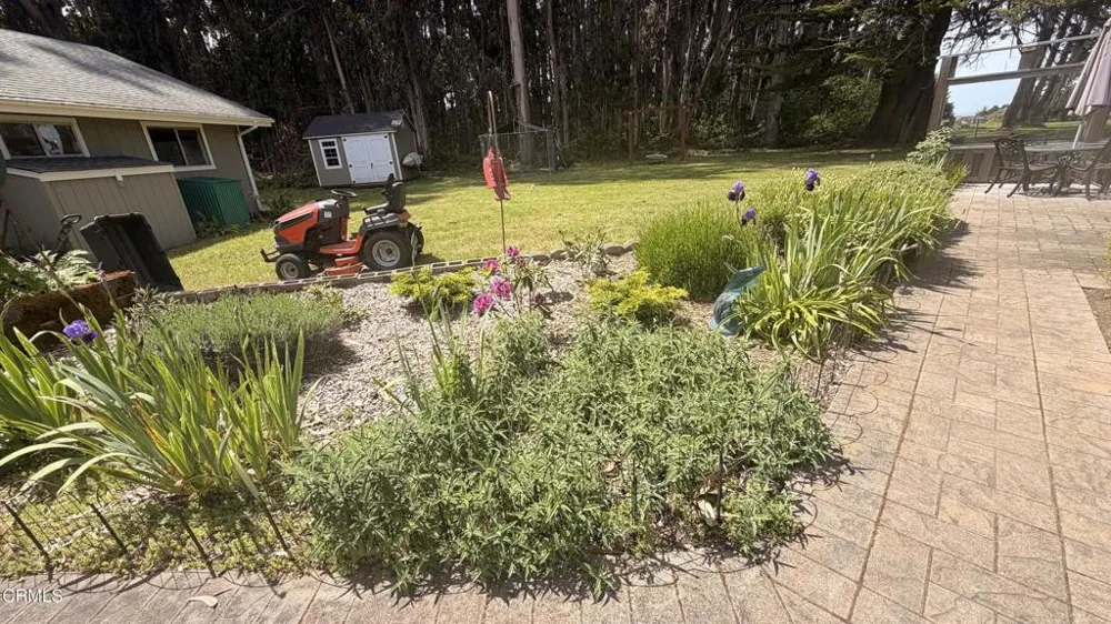27030 Hwy 1 Fort Bragg, CA 95437