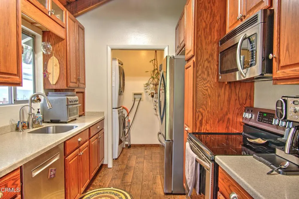 27030 Hwy 1 Fort Bragg, CA 95437