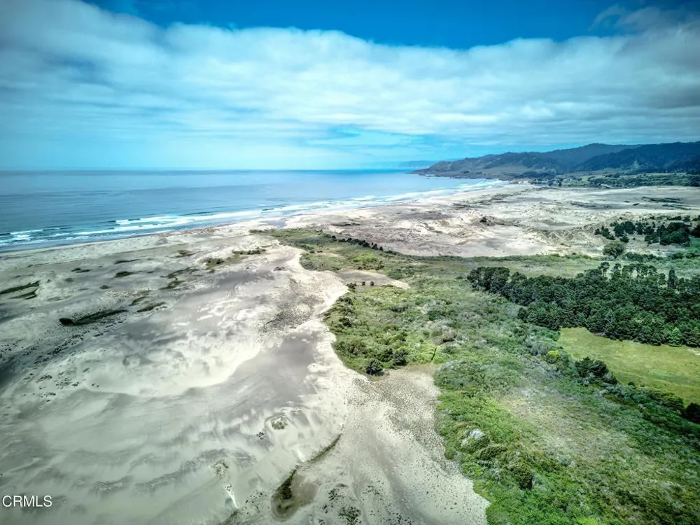 27030 Hwy 1 Fort Bragg, CA 95437