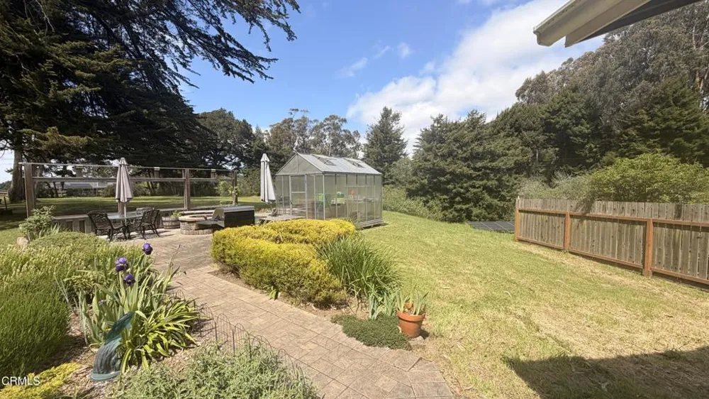 27030 Hwy 1 Fort Bragg, CA 95437
