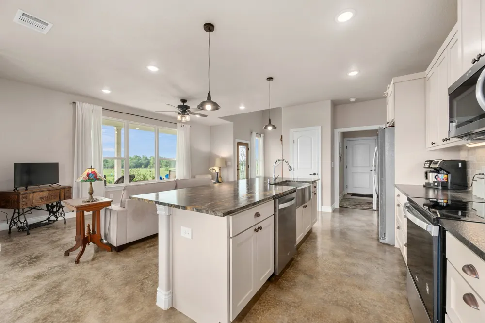 1662 County Road 465 Coupland, TX 78615