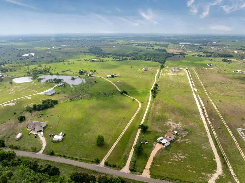1662 County Road 465 Coupland, TX 78615