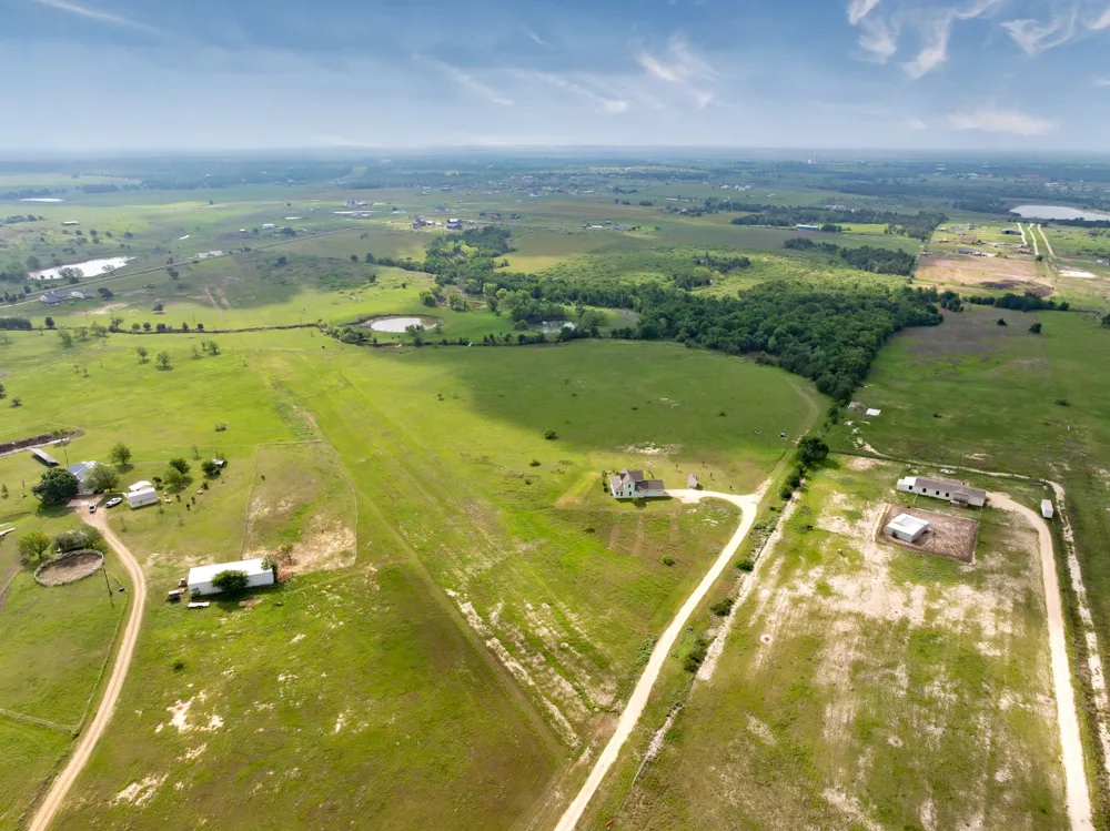 1662 County Road 465 Coupland, TX 78615