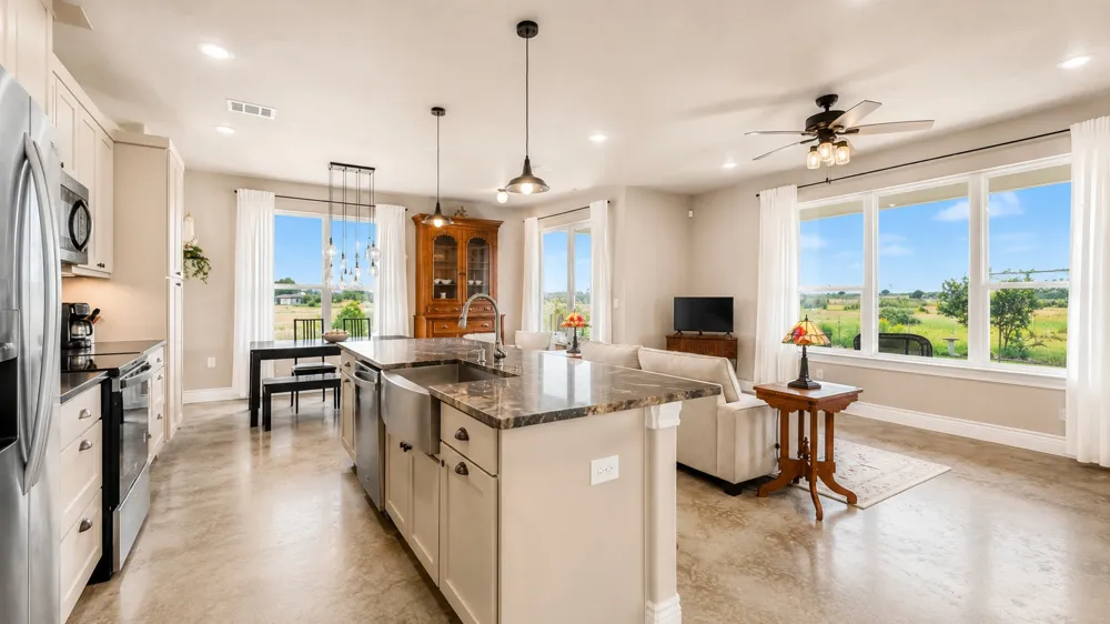 1662 County Road 465 Coupland, TX 78615