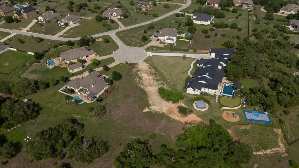 143 Prairie Grass Cove Driftwood, TX 78619
