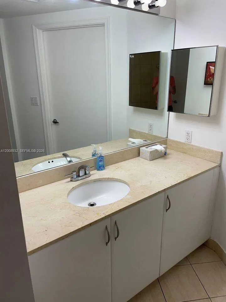 1750 Bayshore Dr #2514 Miami, FL 33132