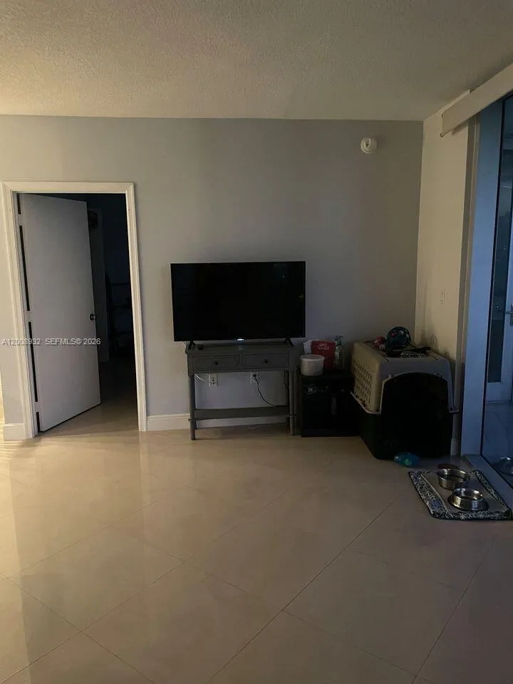 1750 Bayshore Dr #2514 Miami, FL 33132