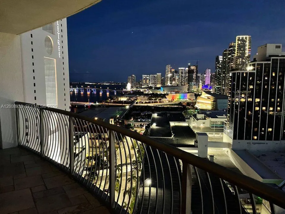 1750 Bayshore Dr #2514 Miami, FL 33132