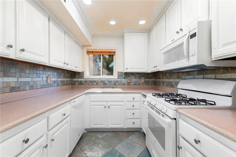 9952 Sepulveda #5 San Fernando, CA 91345
