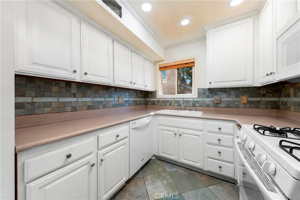 9952 Sepulveda #5 San Fernando, CA 91345